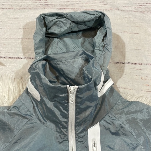 Nike Tech Aeroshield Moto Cape Jacket Dove Grey - Picture 12 of 12